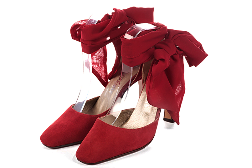 Cardinal red women's open side shoes, with a scarf around the ankle. Square toe. Very high spool heels. Front view - Florence KOOIJMAN